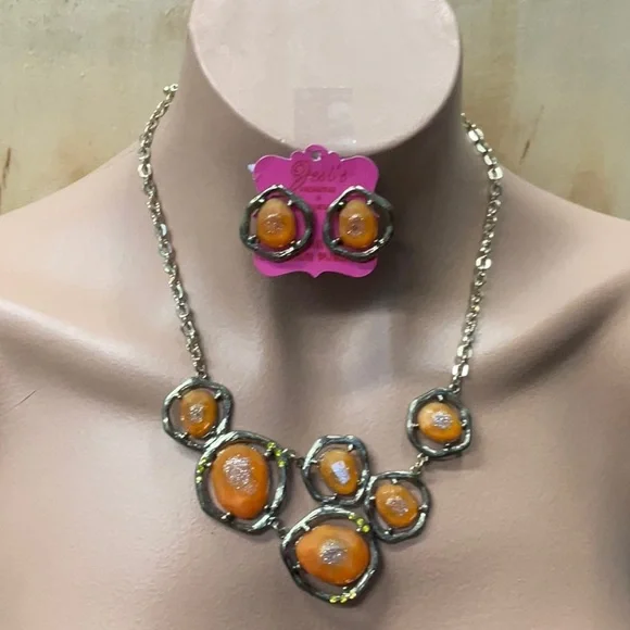 S171 Chunky & Fun Faceted Cobochon Necklace Set - Picture 2 of 15